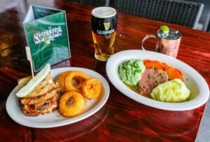 Web-capture_20-11-2023_124344_shenaniganslb.com_